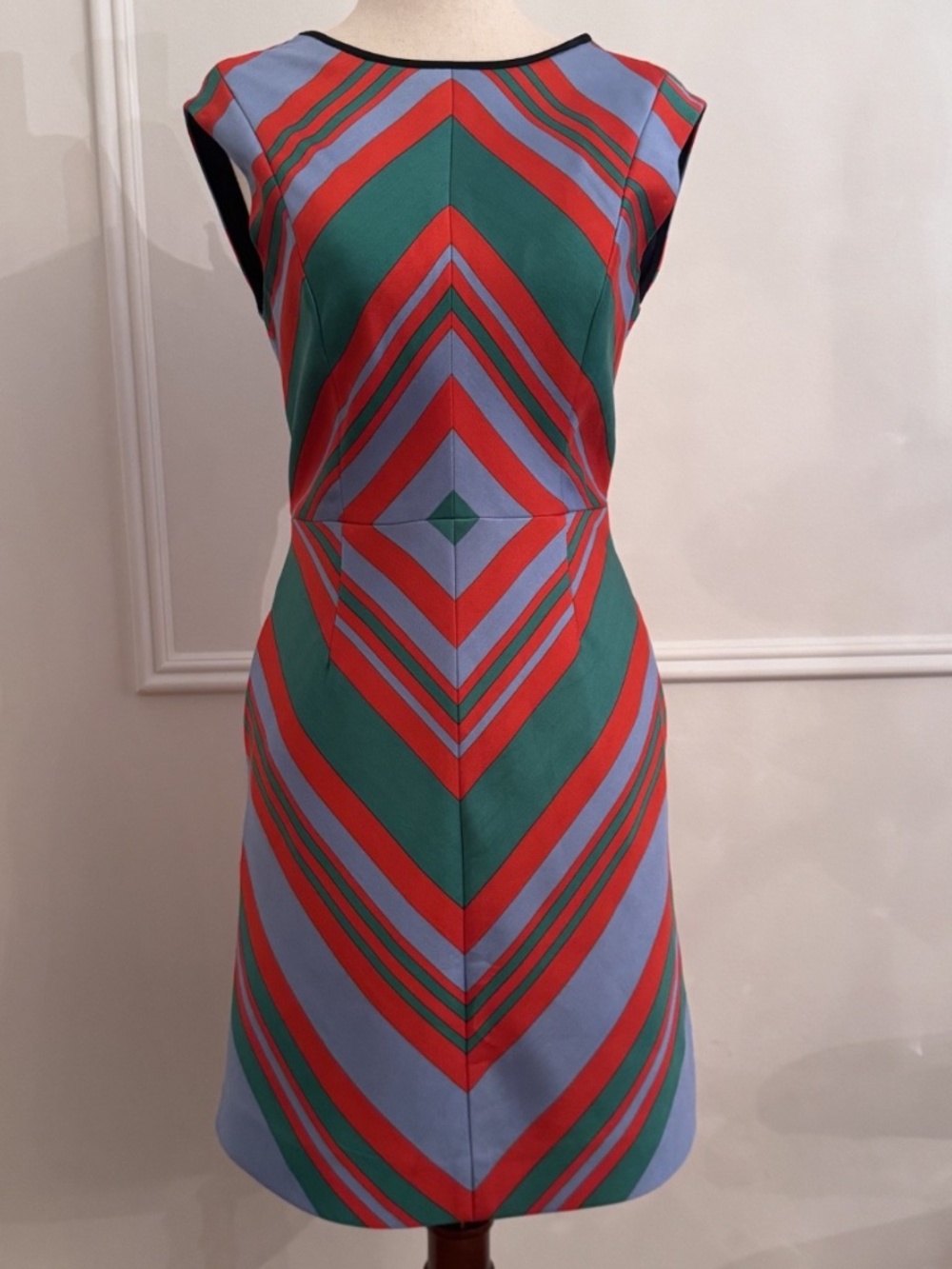 Diane von Furstenberg Chevron Wool Silk Sheath Dress Sz 0